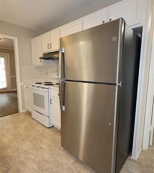 1359 Oakengate Dr — Photo 4