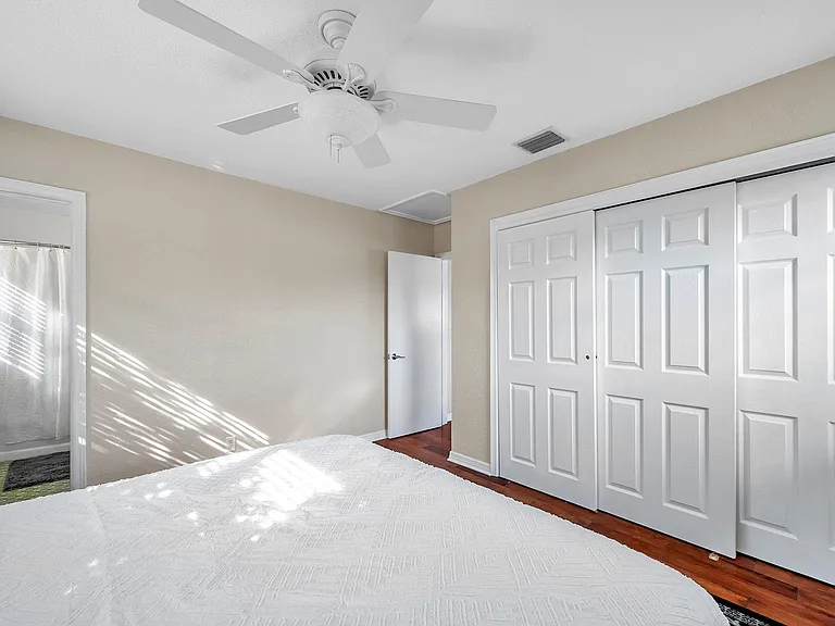 5637 Central Ave #1/2 — Photo 18