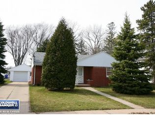 326 S 6th St, Green bay, WI 54115
