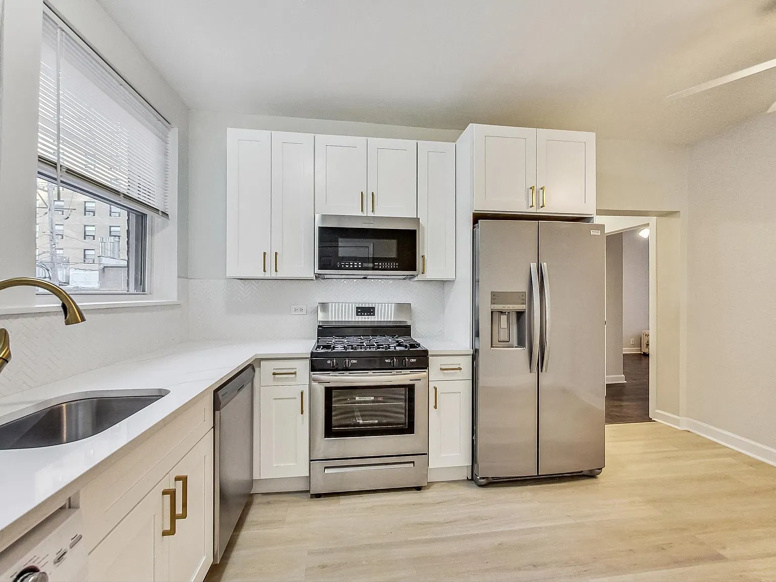 2 bed, 950 sqft, $1,950 — Photo 4