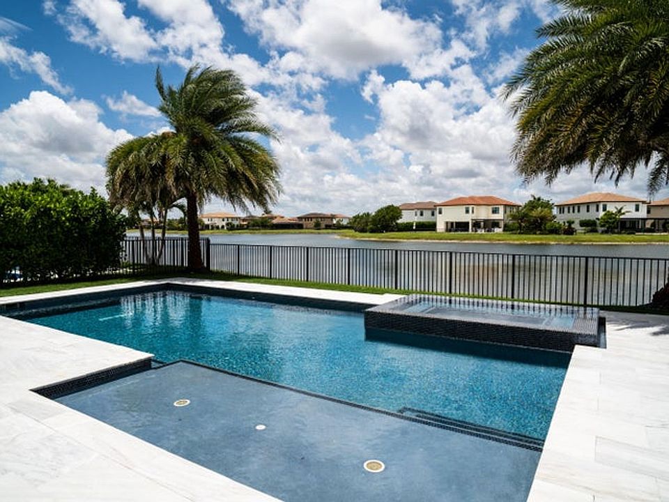 1st image of 8665 E Baypoint Cir