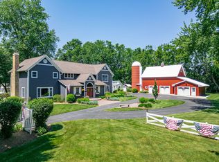 688 W South St, Woodstock, IL 60098