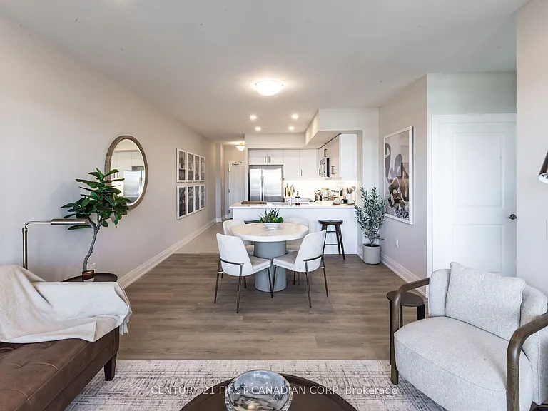 4286 E King St E #1004 — Photo 7