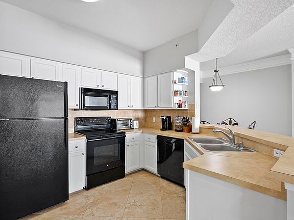 5th image of 3303 Myrtlewood Cir E