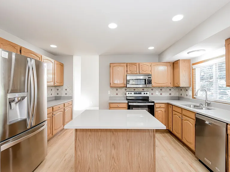 7918 Berkshire Ln — Photo 9