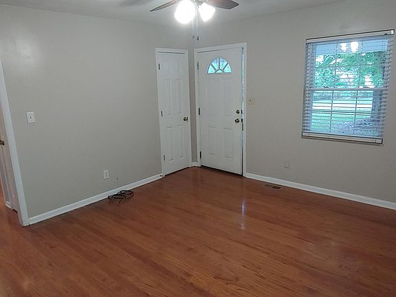 3rd image of 308 Barbara Ln
