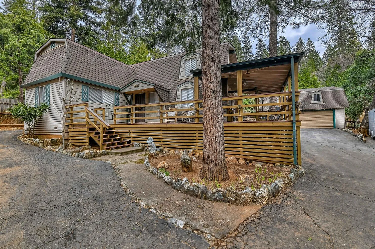 27085 Silver Dr photo 1