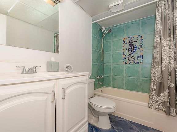 4th image of 2861 Somerset Drive #317