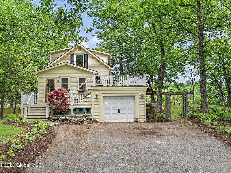 3rd image of 806 Middle Street