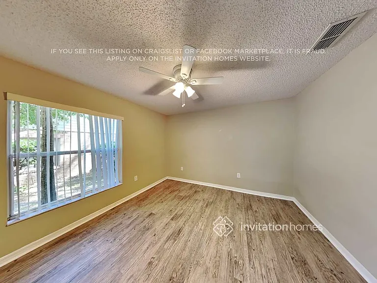 1402 Whispering Woods Way — Photo 9