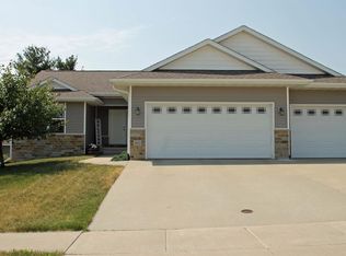 1522 Algonquin Dr, Cedar Falls, IA 50613