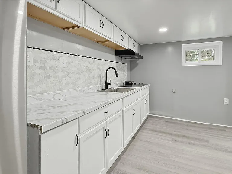 429 S 3rd Ave — Photo 5