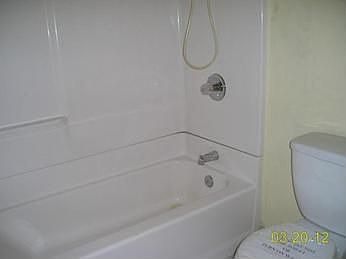 4th image of 7221 Elmwood Rd APT A