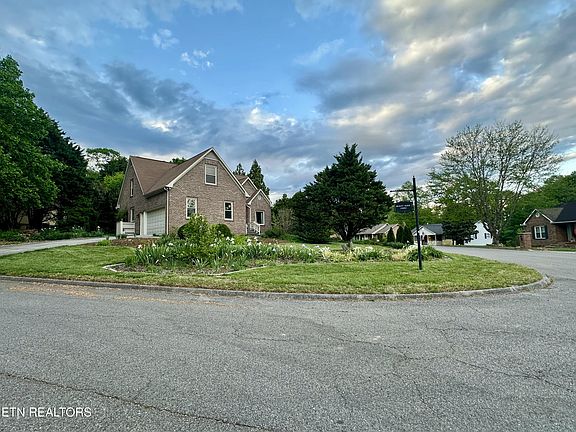 3rd image of 7824 Beckett Ridge Ct