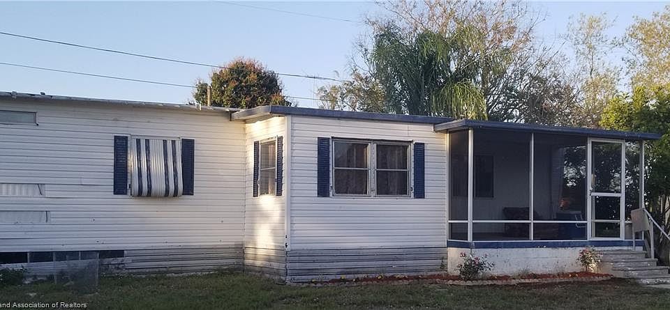 1st image of 12 Lemon Ln
