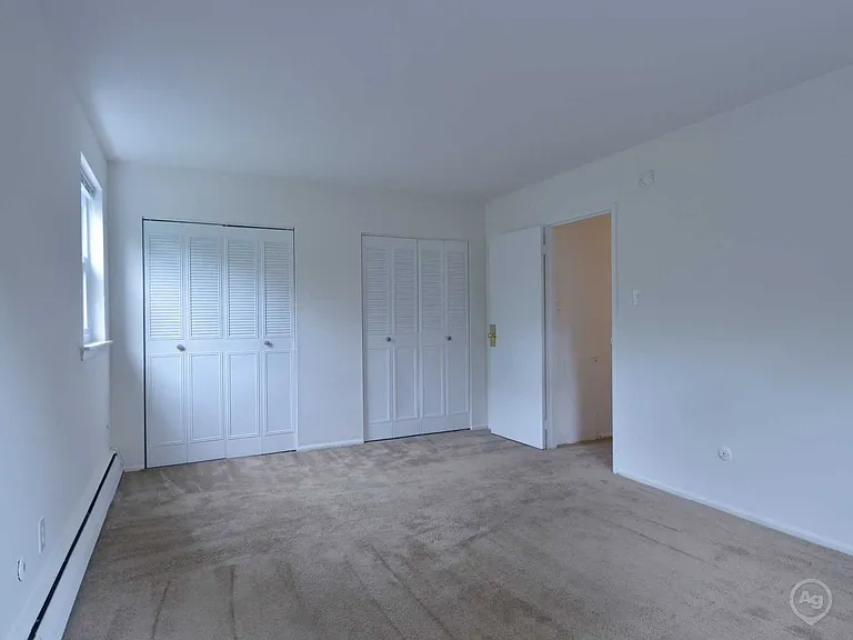 Ridgeway Court Apartments — Photo 38