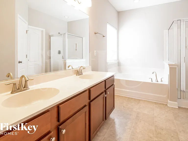 254 Killarney Trl — Photo 12