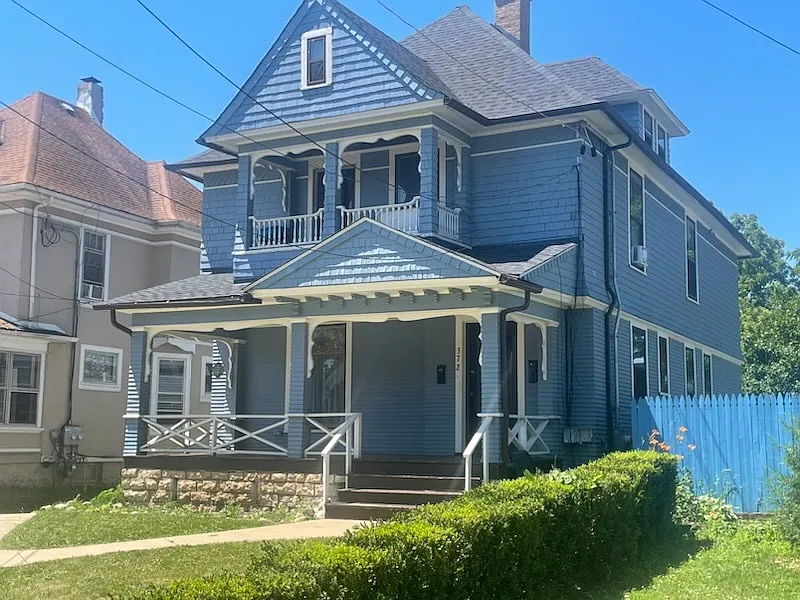 372 Saint Charles St photo 1