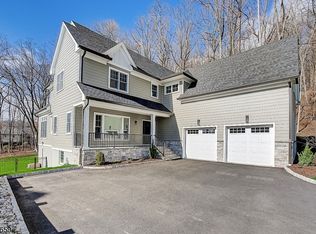 15 Arvidale Rd, Warren, NJ 07059