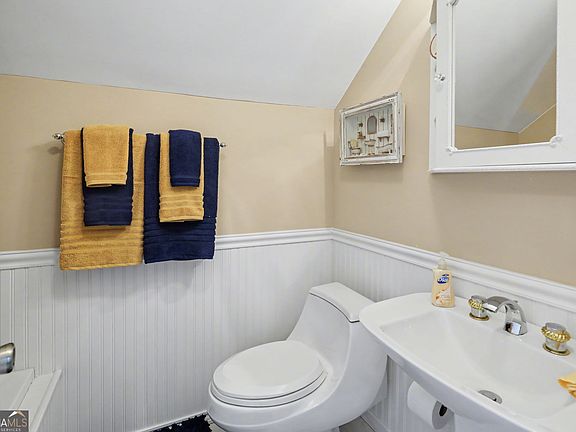35th image of 542 Eastern Cross Ln