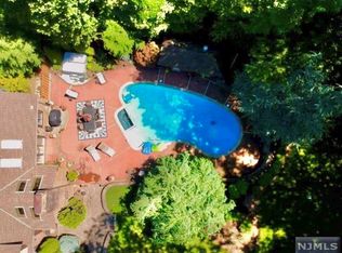 40 Stonefence Rd, Oakland, NJ 07436