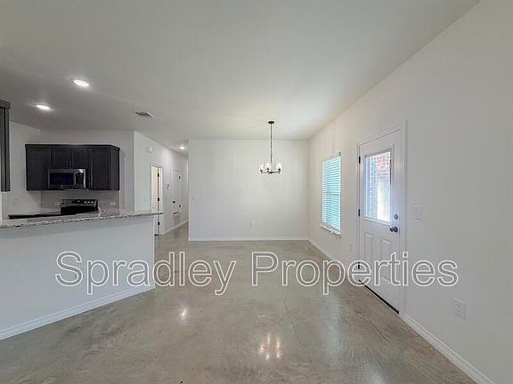 3rd image of 201B Juniper Dr