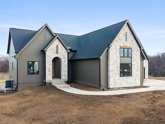 3rd image of 16205 Ironwood Ln
