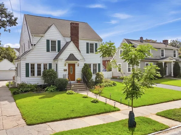 45 Bronson Ter, Springfield, MA 01108