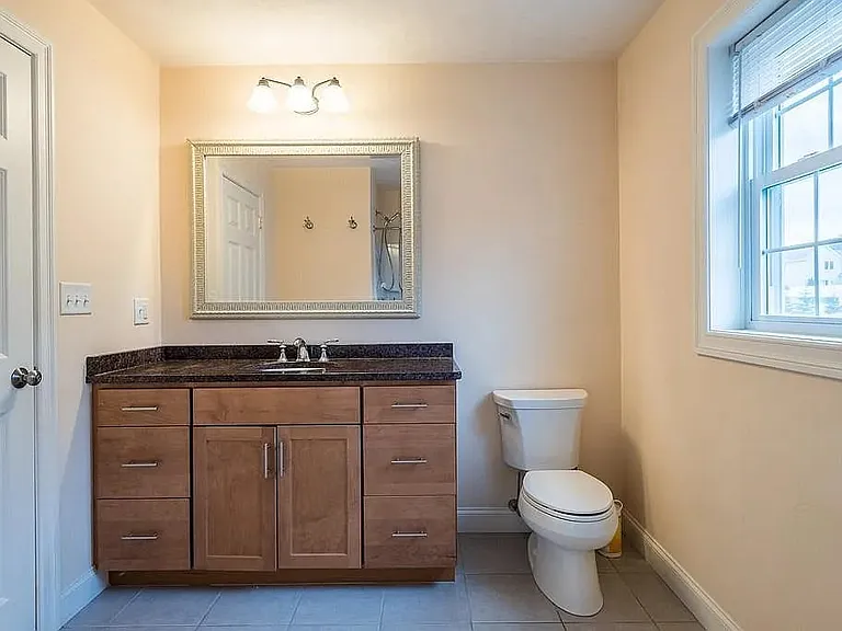 32 Empire Dr — Photo 17