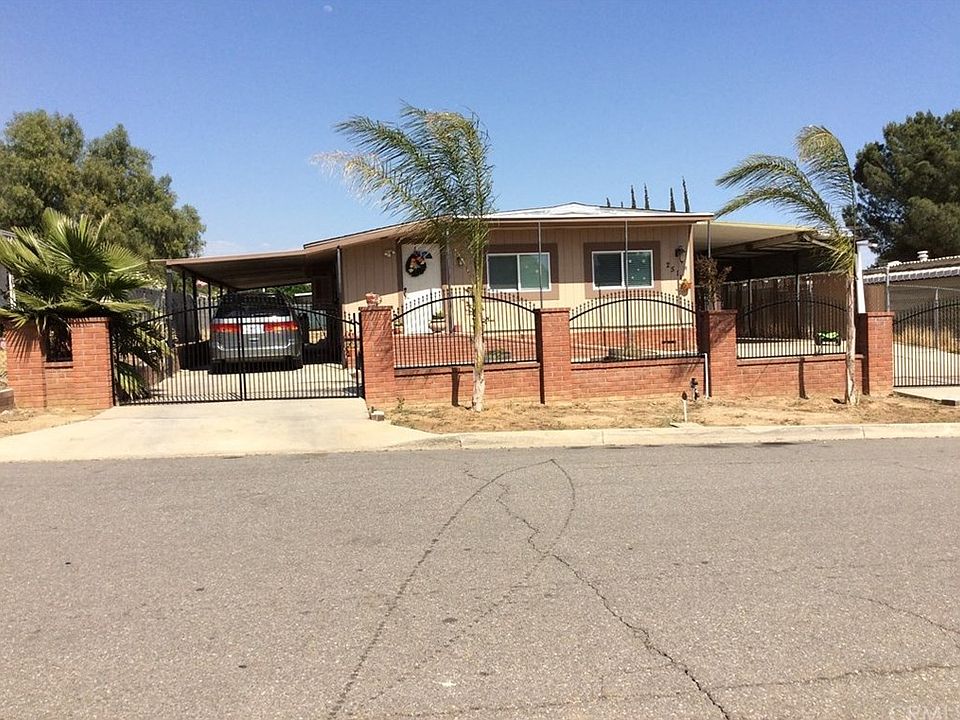 1st image of 25116 Avenida Madrid