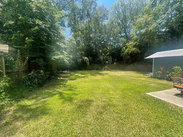 1402 Rensselaer Ave — Photo 4