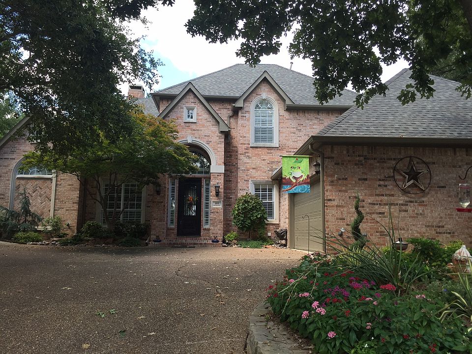 1st image of 105 Dickens Dr