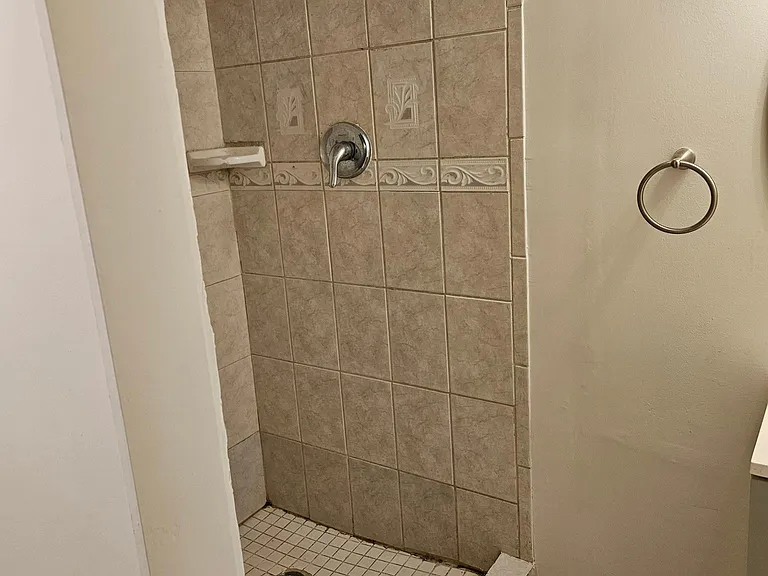 4345 Sheldon Ave — Photo 18