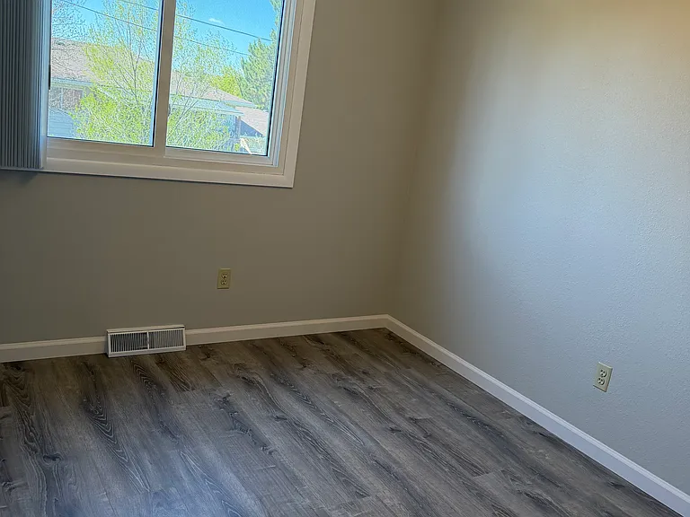 364 Bocage Dr — Photo 10