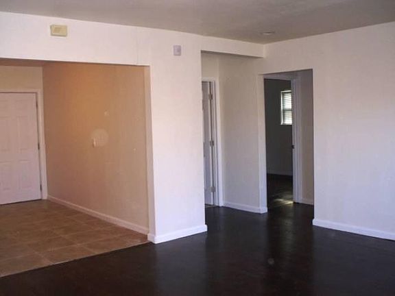3rd image of 34 Daniels Ave