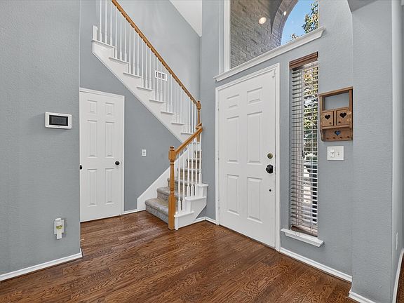 2nd image of 1515 Nightingale Ln