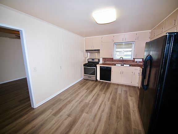 3rd image of 1423 Avenue A