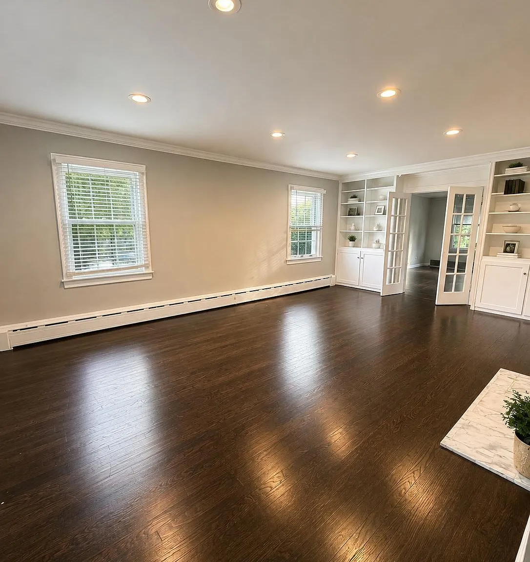3 bed, 2.0 bath, 1938 sqft, $5,850 — Photo 2