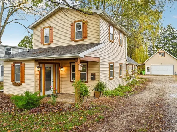 909 Mary Street, Beaver Dam, WI 53916