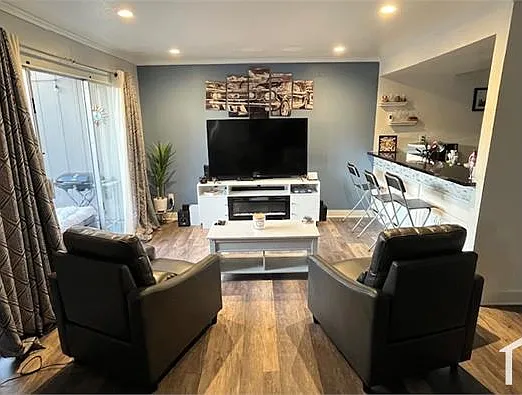 2502 Florida Ln — Photo 1