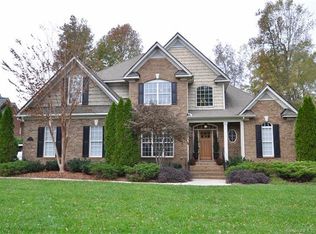 511 Ballymote Ct, Matthews, NC 28104