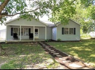1108 Timber Dr, Mahomet, IL 61853