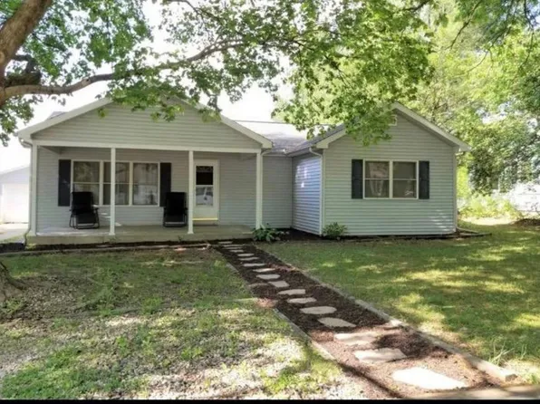 1108 Timber Dr, Mahomet, IL 61853