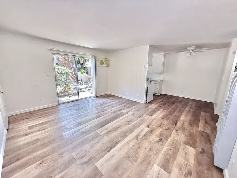 6621 Hazeltine Ave #1 — Photo 2