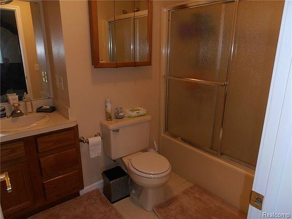 4th image of 250 Wind Way Dr #1