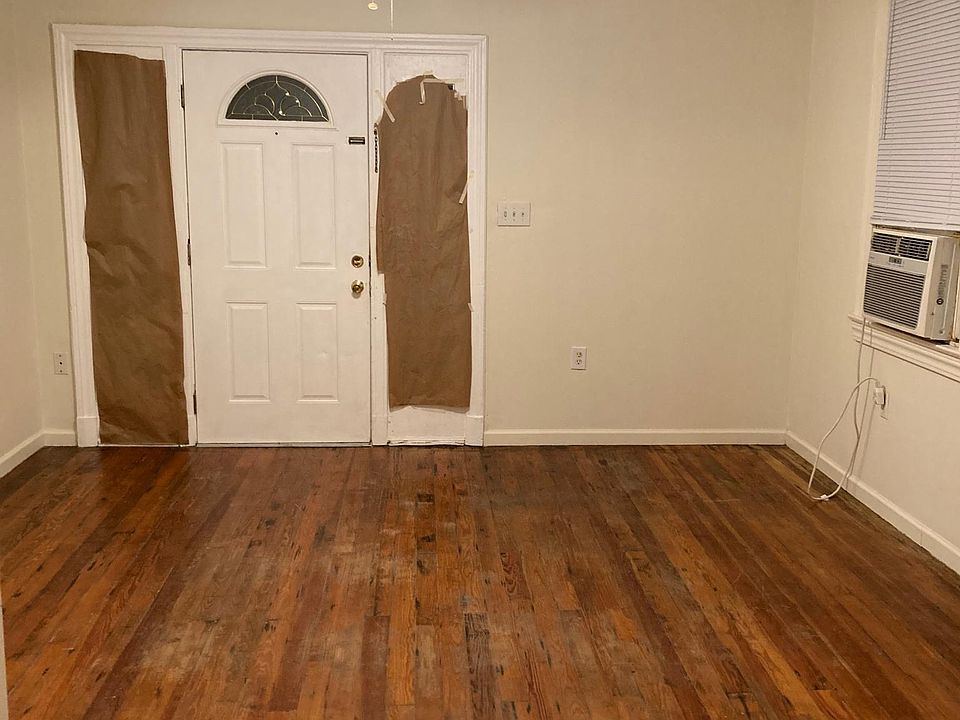 2nd image of 1523 Congress St #1523