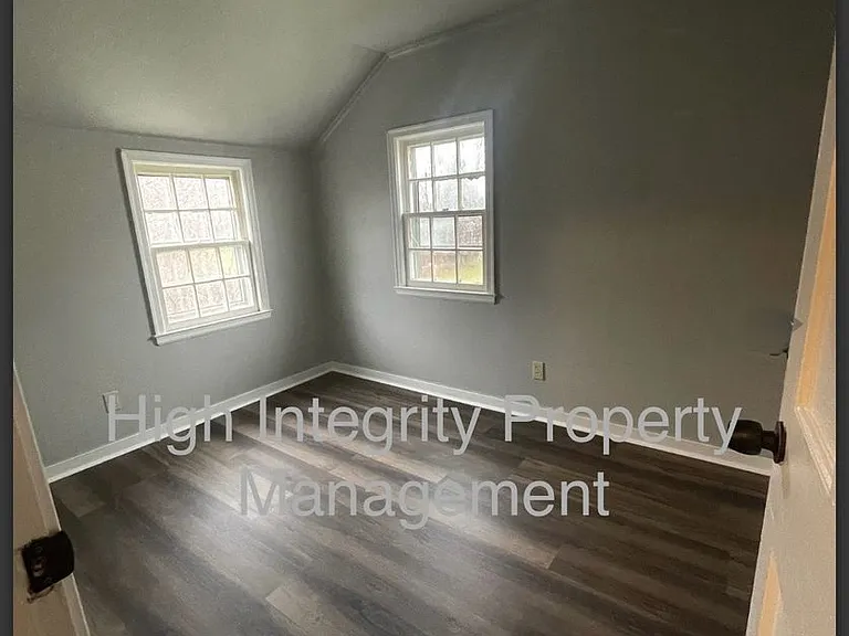 822 Adams St — Photo 2