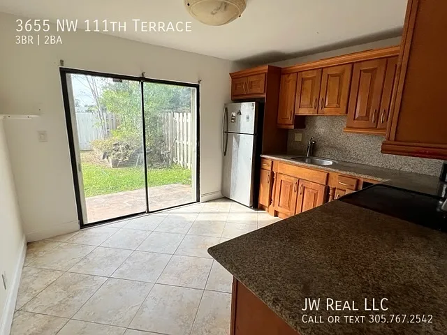 3655 NW 111th Ter — Photo 5