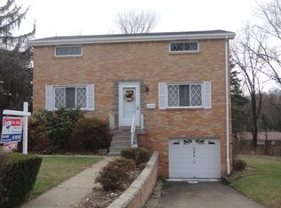 302 Shenandoah Dr, Pittsburgh, PA