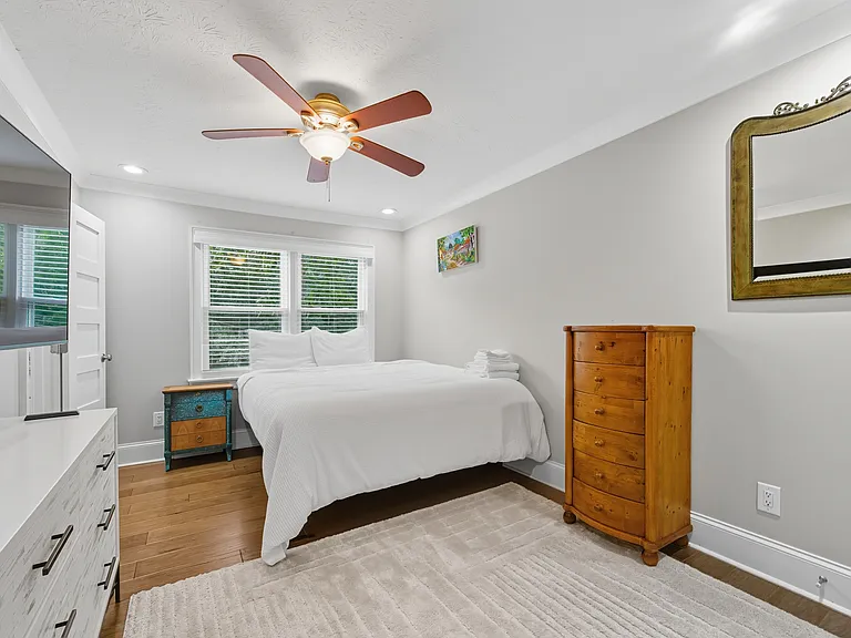 4541 Coopers Creek Pl SE — Photo 4